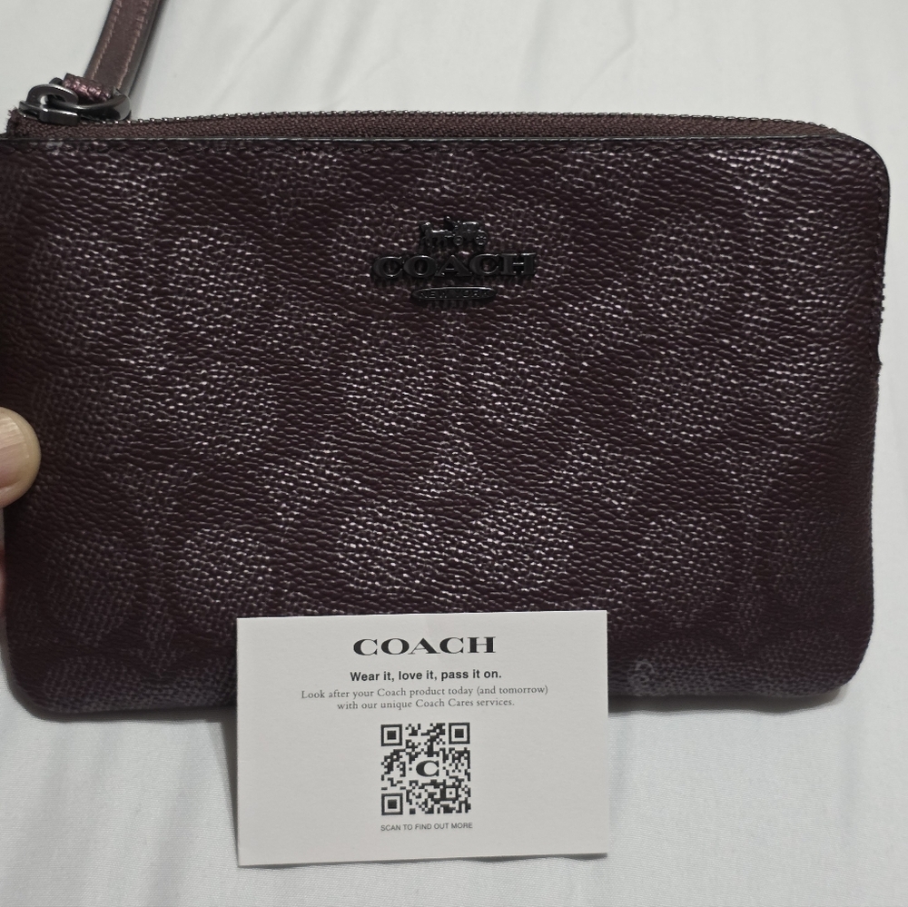Coach Corner Zip Wristlet bag